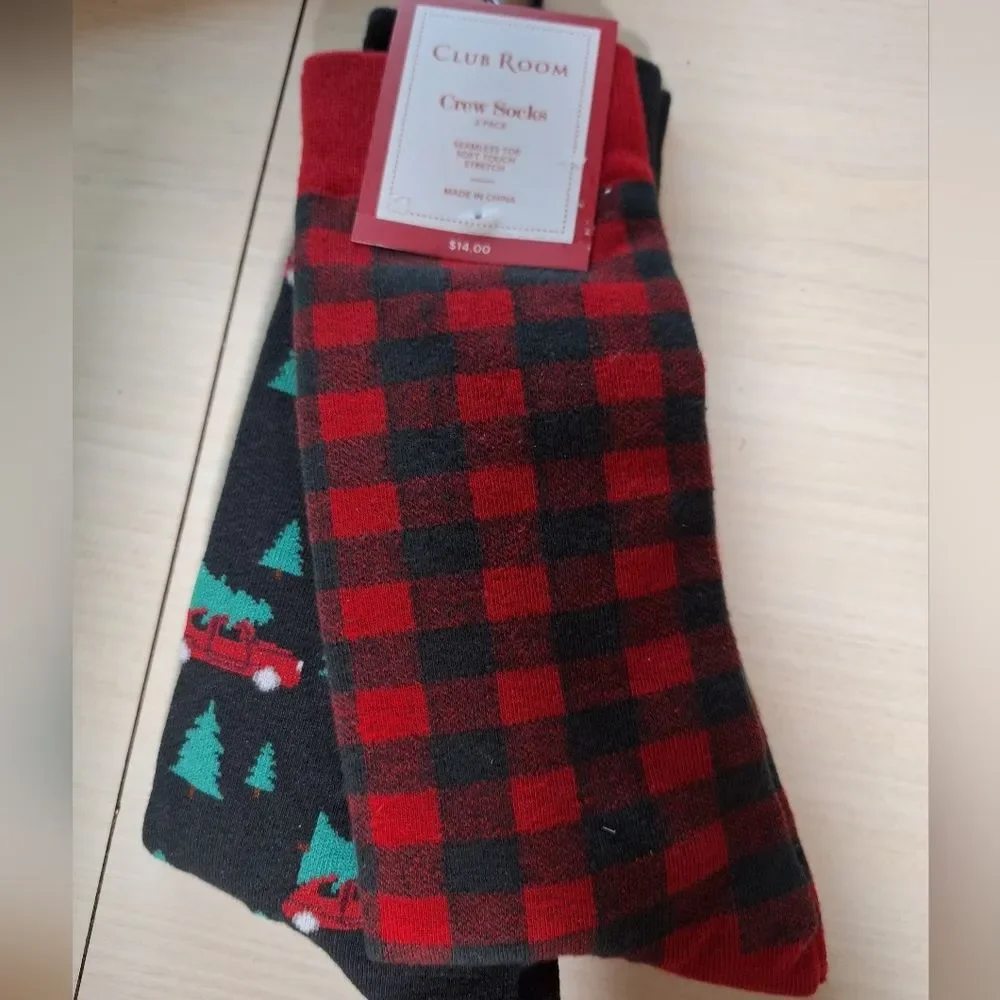 🇺🇲3/$15🇺🇲 Club Room Red and Black Casual Socks Festive Design